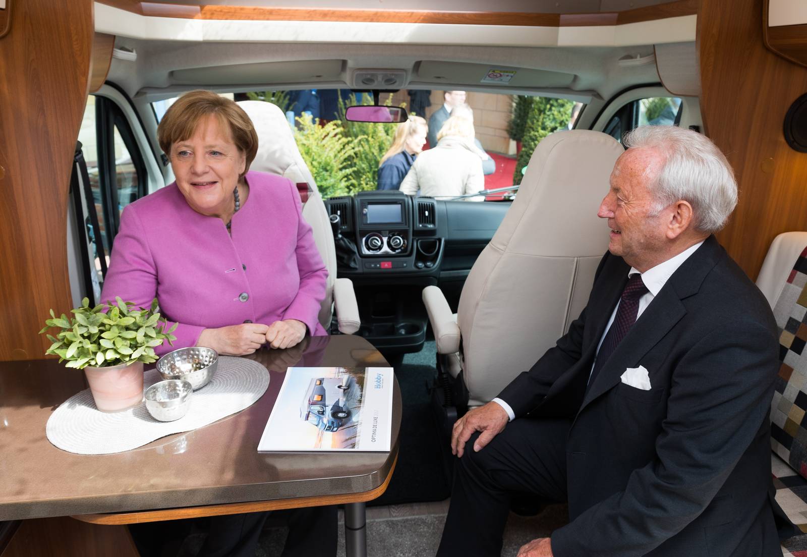 Angela Merkel zu Besuch bei Hobby 6kl